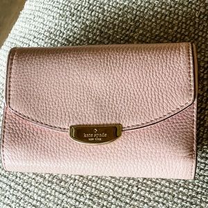 Kate Spade leather folded wallet - GREAT CONDITION
